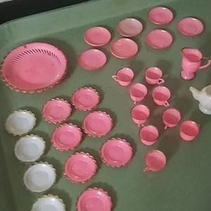 Vintage Barbie scale dishes